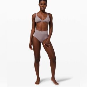 NWT Lululemon all that glimmers high rise bottom and triangle top M